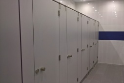 Пример монтажа сантехнических перегородок из HPL пластика